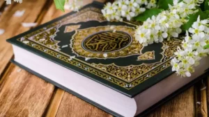 What is the main theme of surah al furqan?