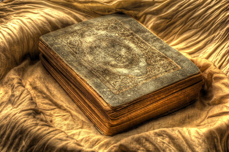 in this article we will know how old is the qur'an?